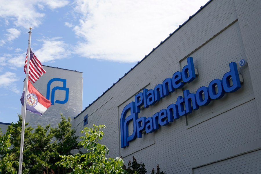 Anti-abortion group turns up the heat on defunding Planned Parenthood