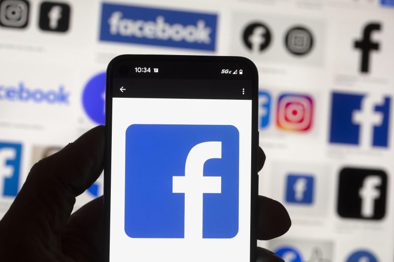 Is Facebook down? Users report problems with Meta platforms