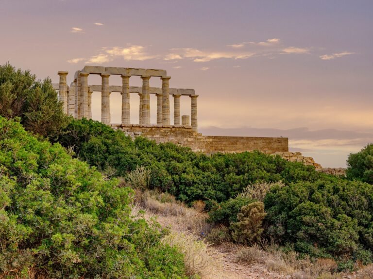 As a local, there are 8 things I wish tourists knew before visiting Greece