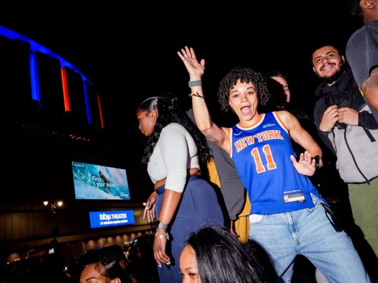 The Knicks are auctioning a pair of courtside tickets. The current bid is half a million dollars.