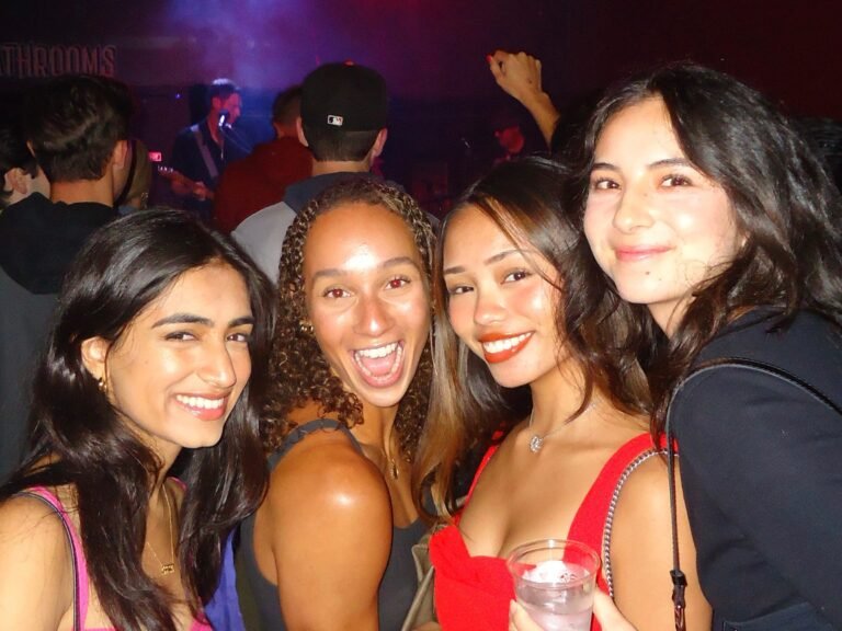 After college, I moved in with 3 strangers. Now I never want to live with friends again.
