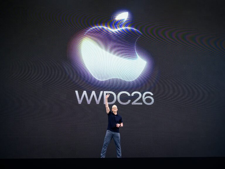 What smart people in tech are saying about Apple's slew of AI announcements