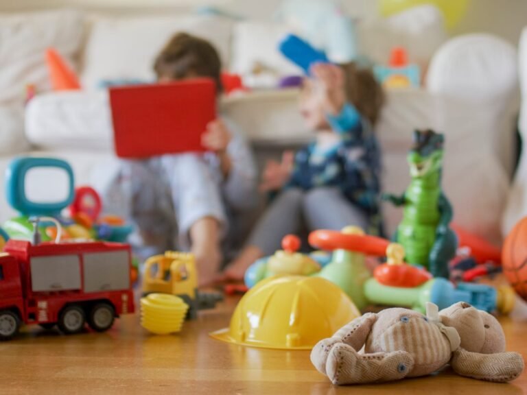I'm a mom, but I don't like having other kids over. I prefer to meet in a neutral place for play dates.