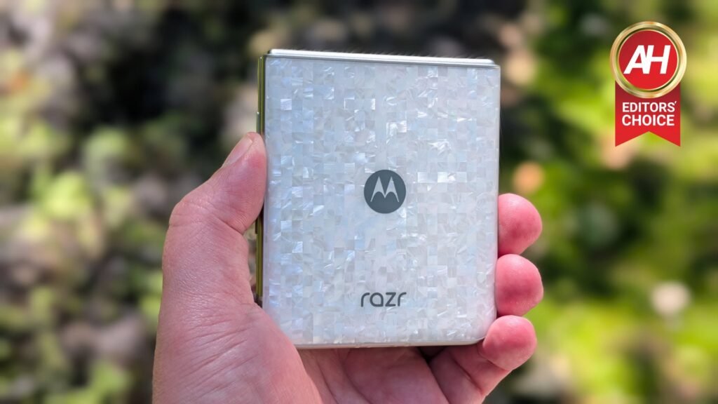Motorola Razr 2026 Review: A Great Phone Weighed Down By Poor Software Support