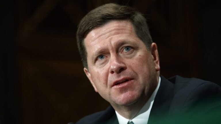Trump nominates ex-SEC Chair Jay Clayton as intelligence chief
