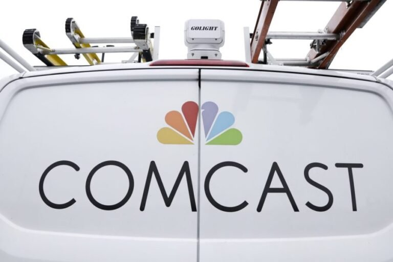 Comcast to spin off NBCUniversal