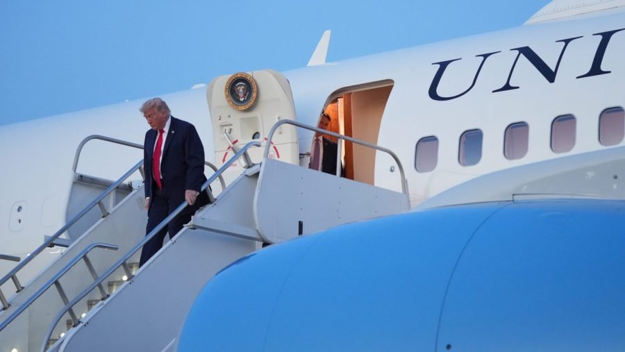 White House officials bid farewell to Air Force One plane used since 1990