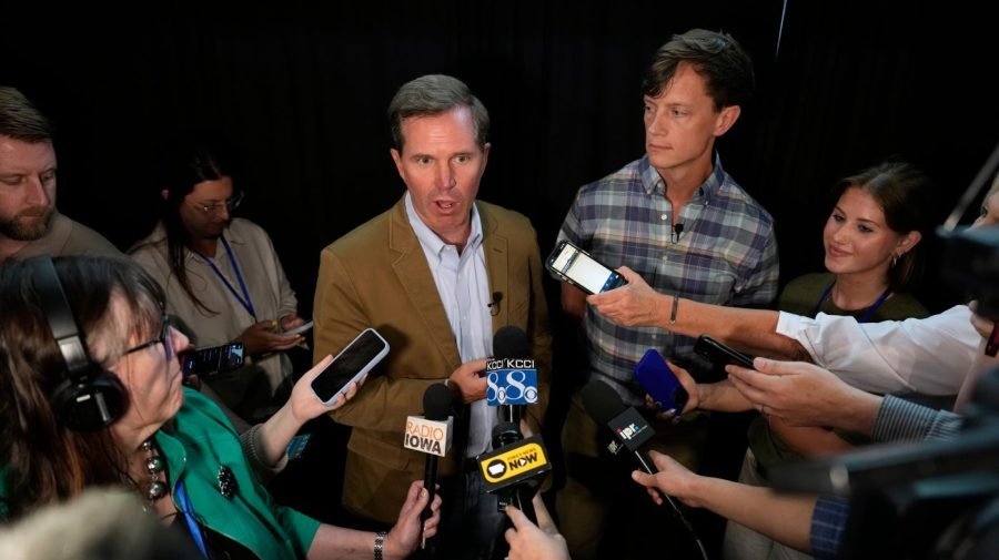 Beshear's cross-country campaign travels spark 2028 buzz