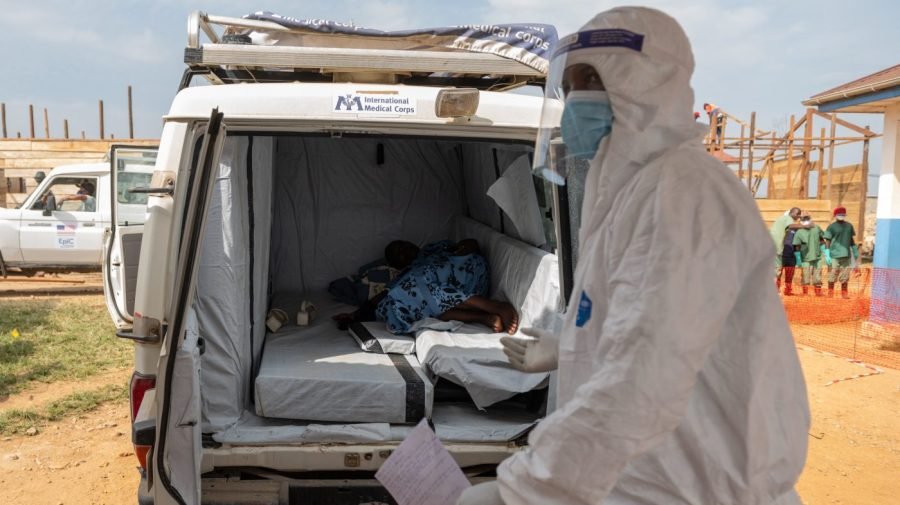 Ebola outbreak zone cases up almost 40 percent in a week