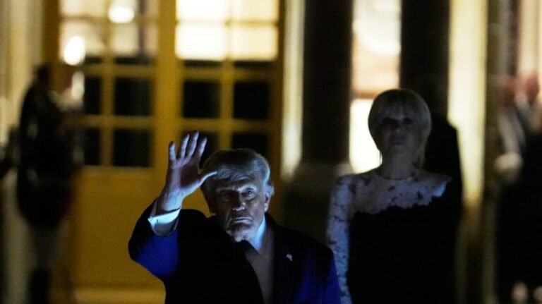 Trump signs Iran deal amid criticism