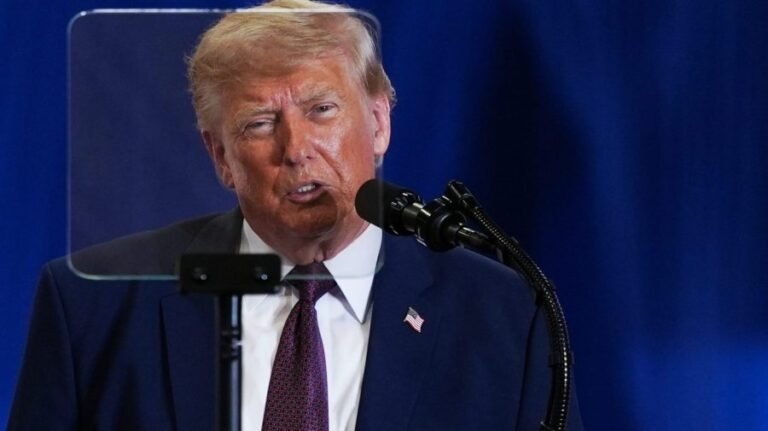Trump warns likely next DC mayor against 'communist' policies