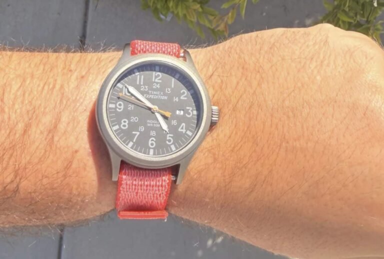 This Clever Fitbit Air Hack Gives You a Watch and Fitness Tracker in One