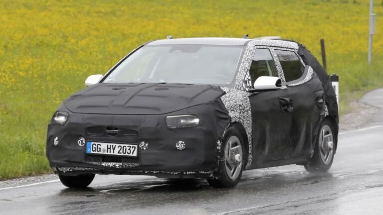 New Hyundai i20 spied testing - pictures
