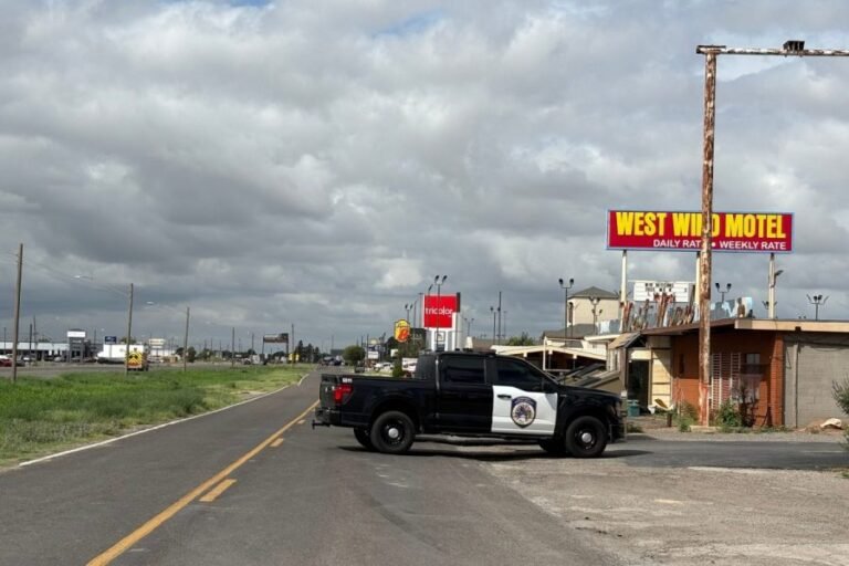 1 dead, 11 known victims in Texas shooting