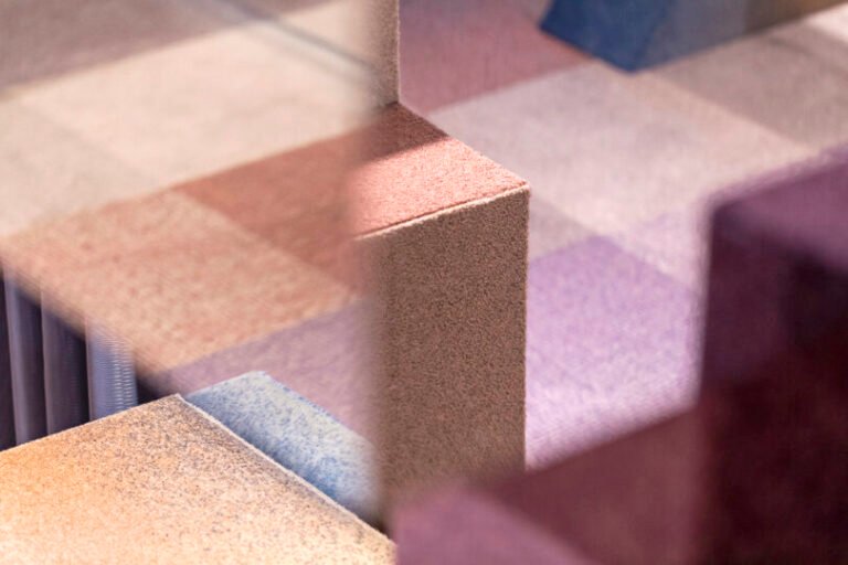 At 3daysofdesign, ege Carpets Mounted an Immersive Display Tying Shape to Sense