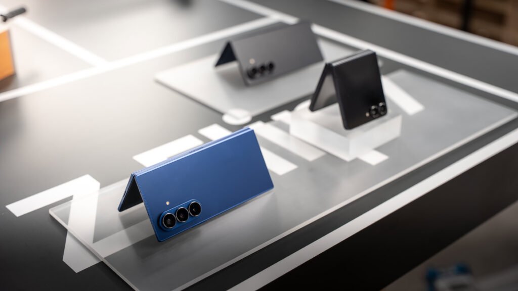 Galaxy Z Fold 8 and Fold 8 Ultra dummies pose for the camera again, this time folded up