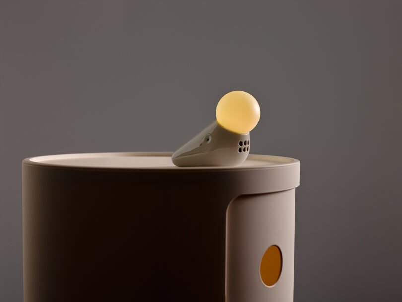 This Zoomorphic Device Lulls Infants With Soft Light and Soothing Sound
