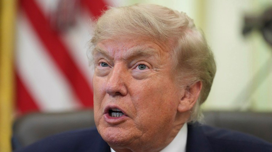 White House upends AI model release