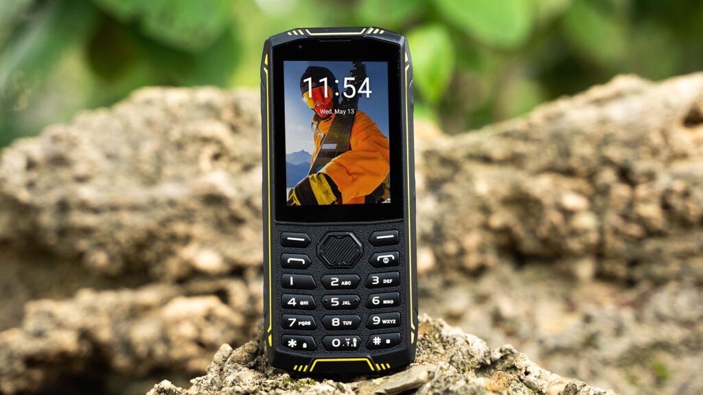 Dumbphone Outside, Smartphone Inside: Meet the Ulefone Armor Mini 5