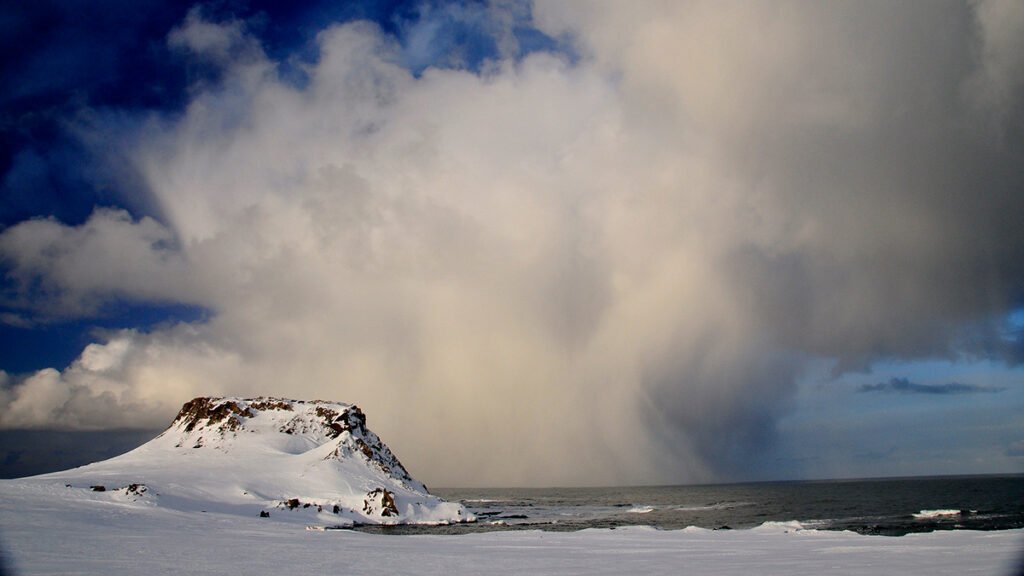 Rivers in the Antarctic Sky, Captured in 3D