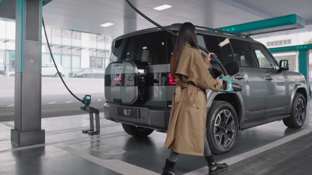 BYD's 5-Minute Flash Chargers Could Make Tesla Look Slow And Expensive