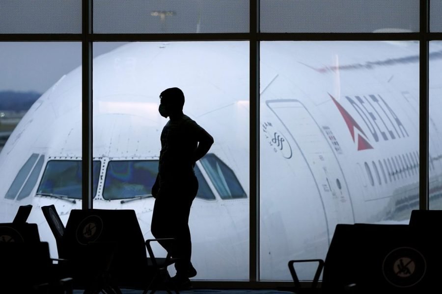 Man accused of slapping Delta flight attendant's buttocks is hit with federal charge
