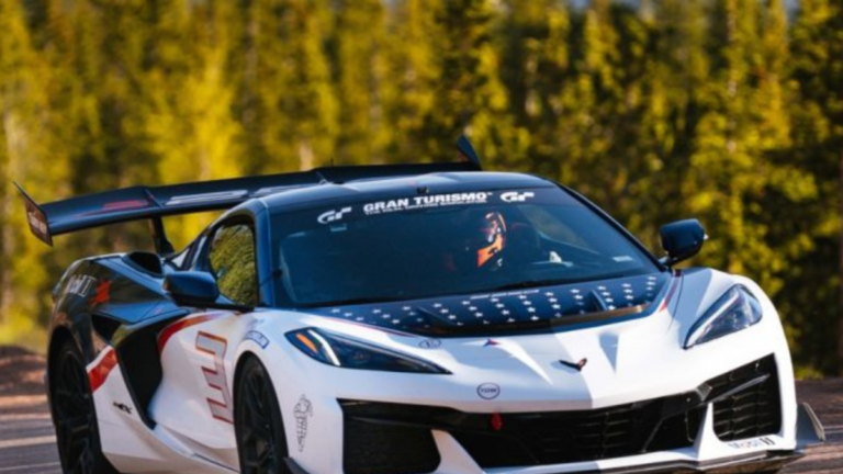 Chevrolet Corvette ZR1X Breaks Pikes Peak Hillclimb Record By Over 23 Seconds