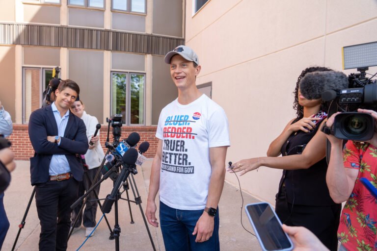 Democrats see the stars aligning in Iowa