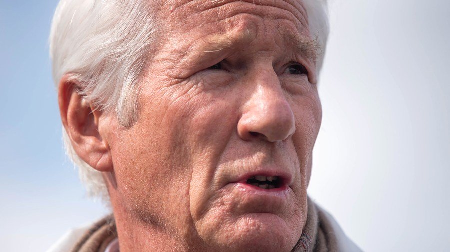 Richard Gere 'deeply ashamed' of Republicans' immigration rhetoric
