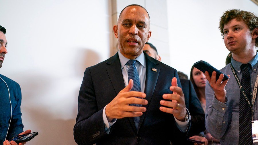 Jeffries on Trump, New York Knicks: 'Why does he have to ruin a good thing'