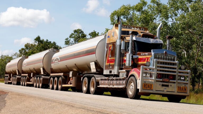 Australia's Longest Road Trains Dwarf American Semi Trucks (But They'd Never Work In The US)