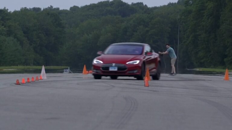Consumer Reports' Emergency Handling Tests Look Super Fun