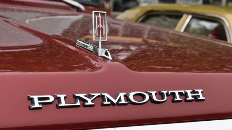 Plymouth's Only SUV Was Really A Dodge Ramcharger With A Removable Soft Top Truck Cab