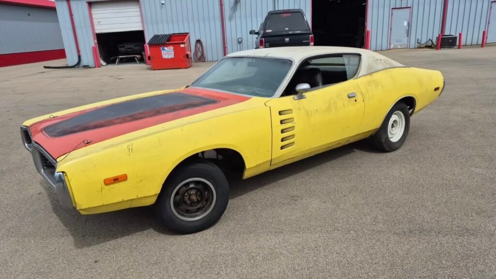 This Barn Find Is One Of The Few 1972 440 Six Pack Dodge Chargers