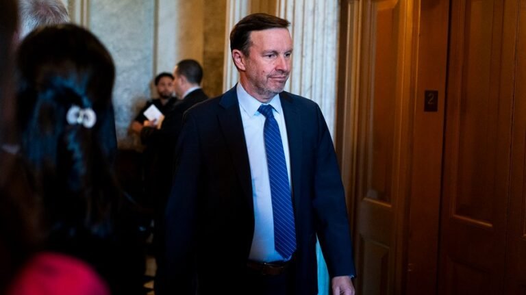 Murphy: 'In retrospect, Joe Biden should have stepped away' from 2024 race