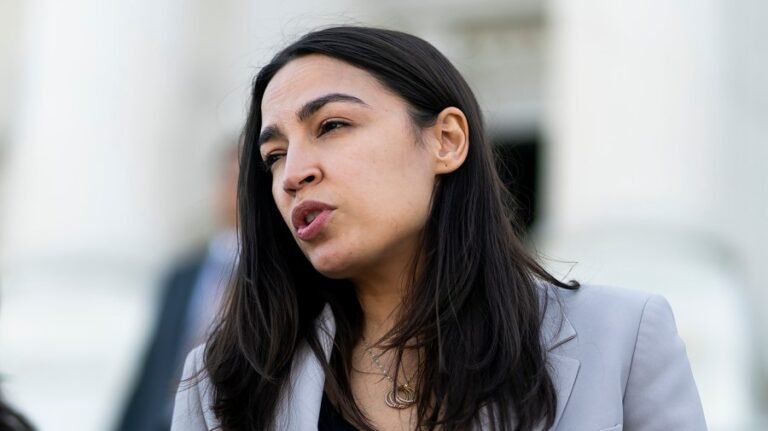 Ocasio-Cortez: Trump administration turned Reflecting Pool 'into a swamp'