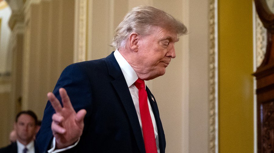 GOP lawmakers fear Trump is out of sync with voters on the economy