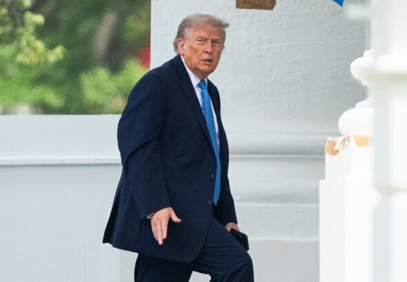 Trump launches midterm offensive against Democrats over 'communism'