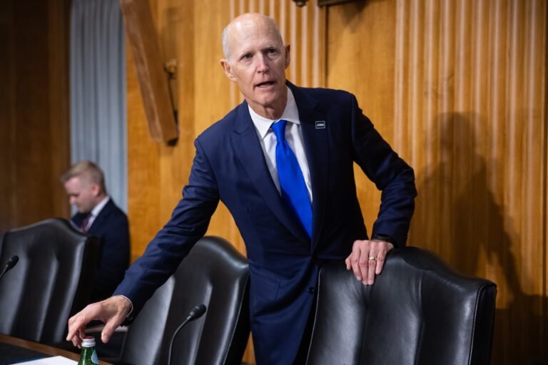 Rick Scott lifts holds on Coast Guard promotions