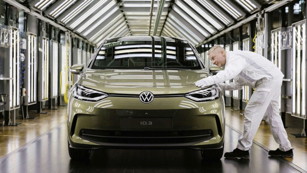 VW Expected To Announce Massive Job Cuts This Year As Part Of Cost-Cutting Plan