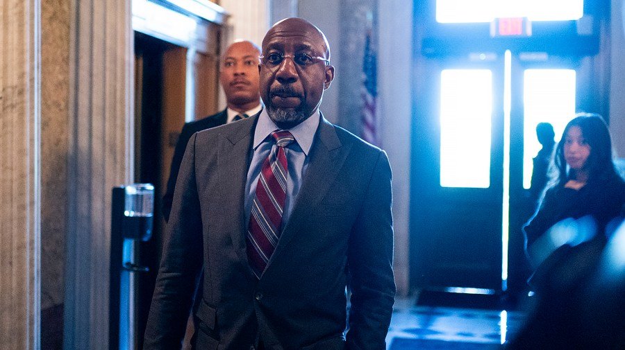 Warnock reacts to DSA 'you're next' chants at Hakeem Jeffries