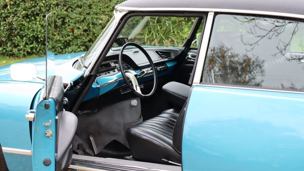 Why Now Is The Perfect Time To Bring Back The Single-Spoke Steering Wheel