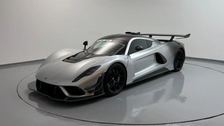 This 1,800-HP Hennessey Venom F5 Is A 300-MPH Collector’s Nightmare