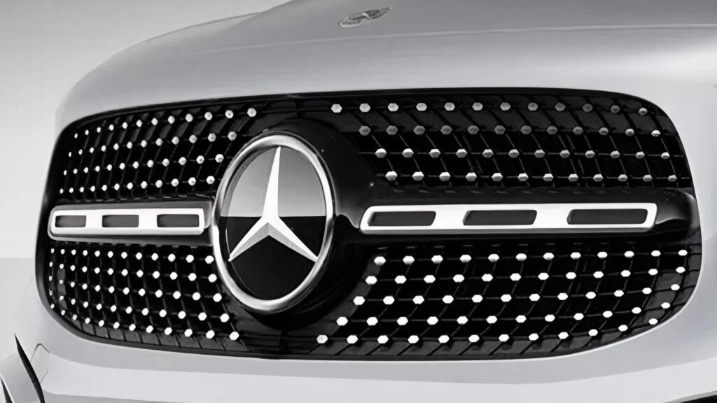 Over 300,000 Mercedes Models Could Roll Away, And It's All Because Of... Door Locks?