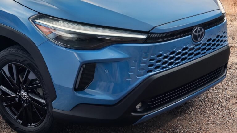 Toyota's $29,595 Hybrid Crossover Gets 15 More MPG Than Honda's HR-V