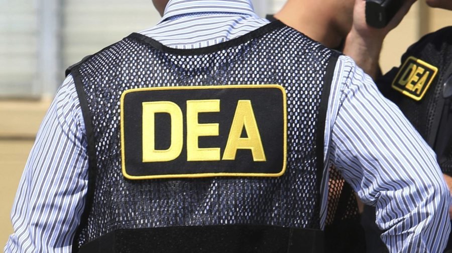 DEA moves to ban opioid-like kratom compound 7-OH