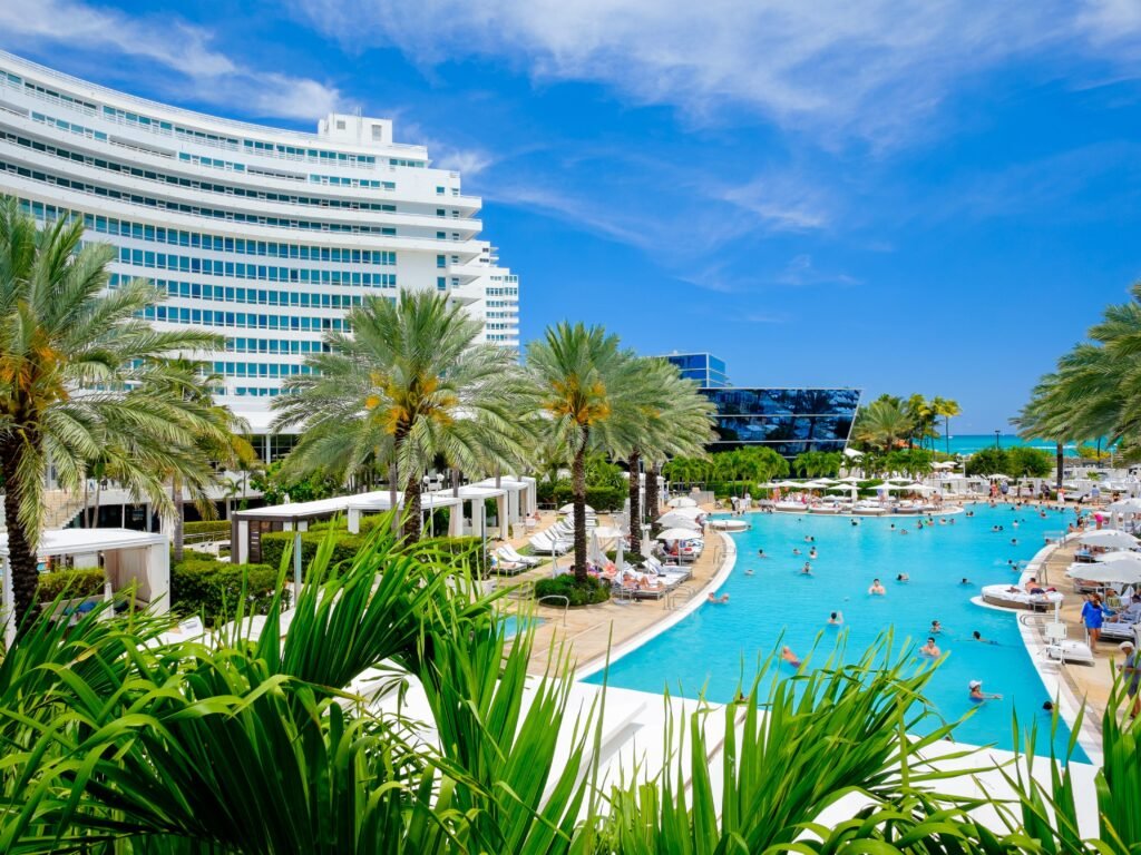 I spent $900 for a night at Miami Beach's Fontainebleau. The luxury stay was worth the price tag.