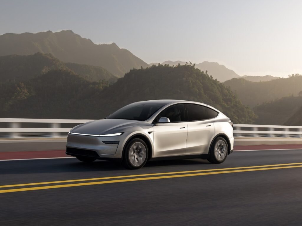 See inside Tesla's new $62,000 six-seater Model Y L, which has been a huge hit in China and is now on sale in the US