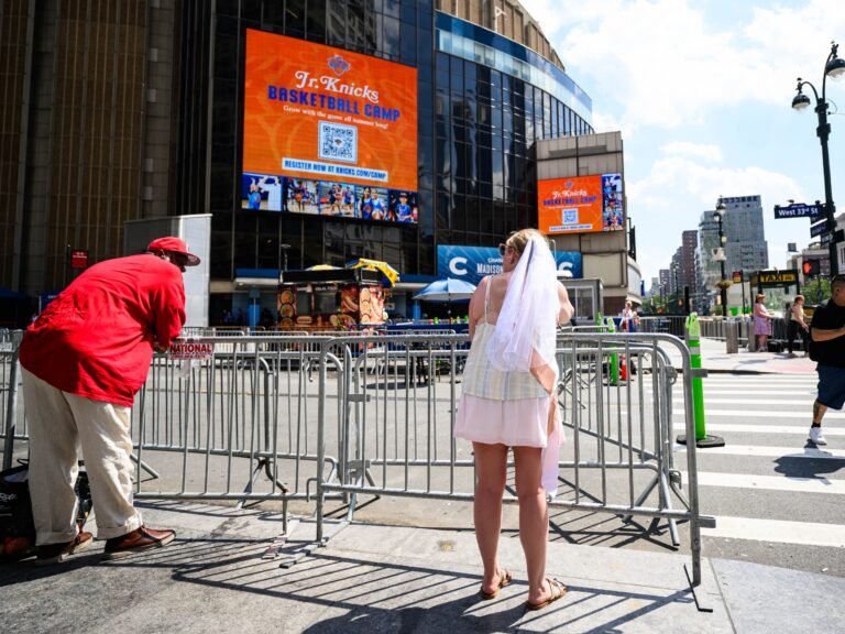 It's a cruel summer heatwave: Taylor Swift and Travis Kelce wedding attracts small crowds as NYC temps spike
