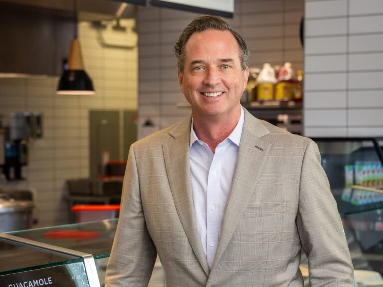 Chipotle's COO uses team dinners to spot potential leaders. These are the 4 qualities he looks for.